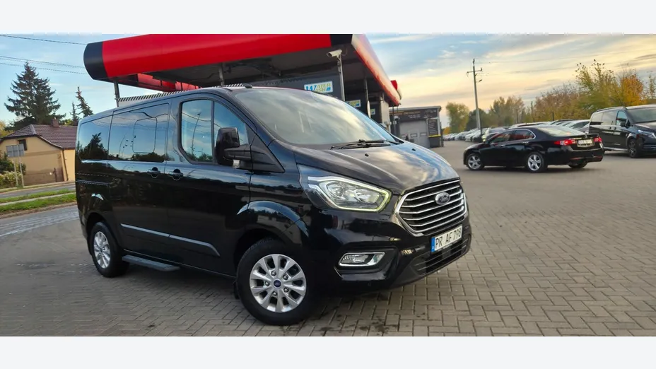 FORD Tourneo Custom -