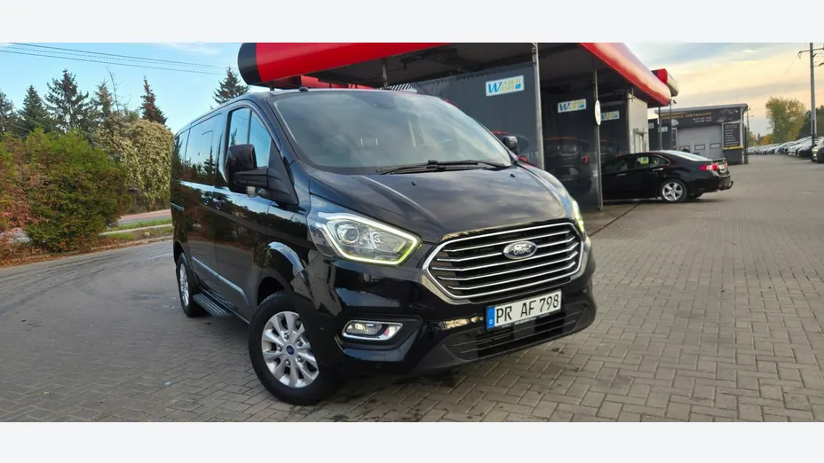 FORD Tourneo Custom -