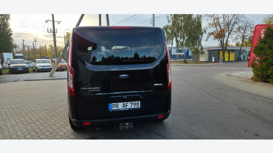 FORD Tourneo Custom -