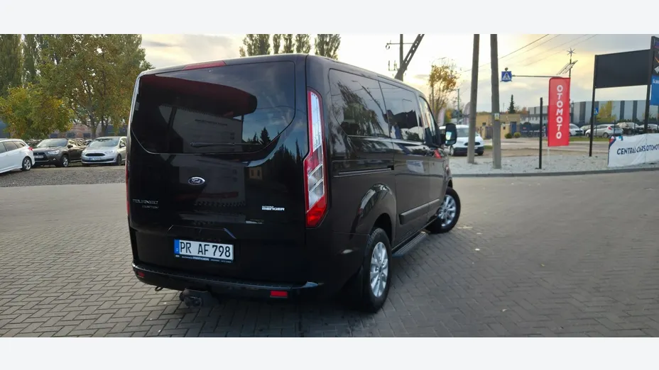 FORD Tourneo Custom -