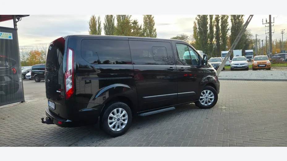 FORD Tourneo Custom -