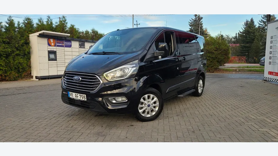 FORD Tourneo Custom -