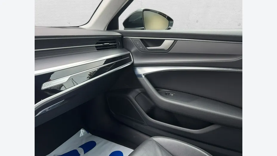 AUDI A6 -