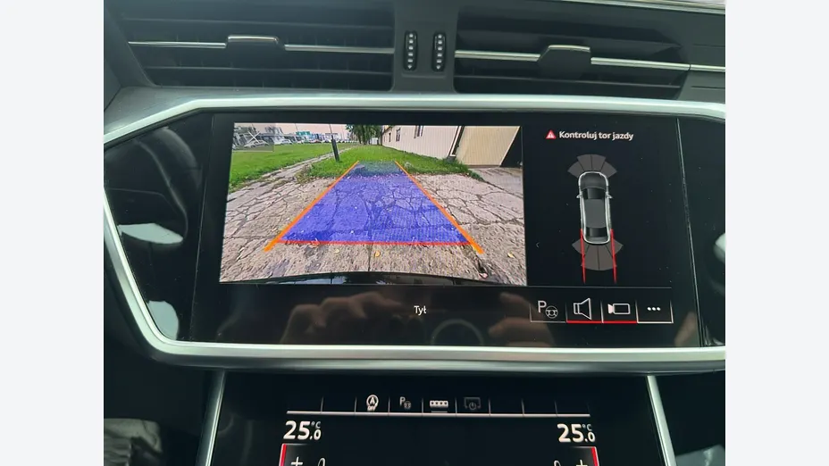 AUDI A6 -