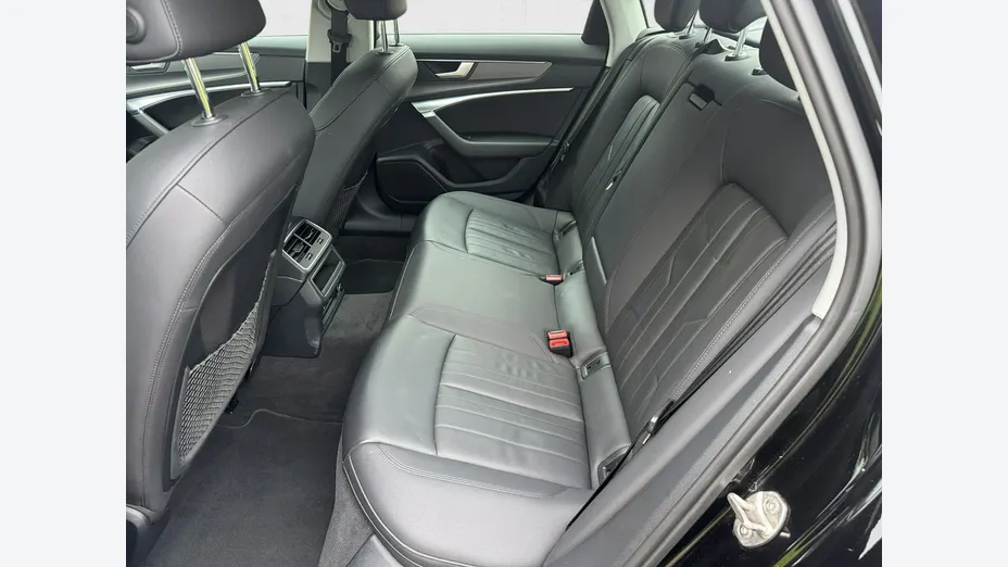 AUDI A6 -