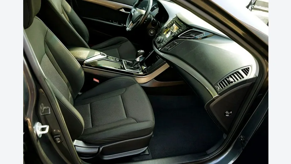 HYUNDAI i40 -