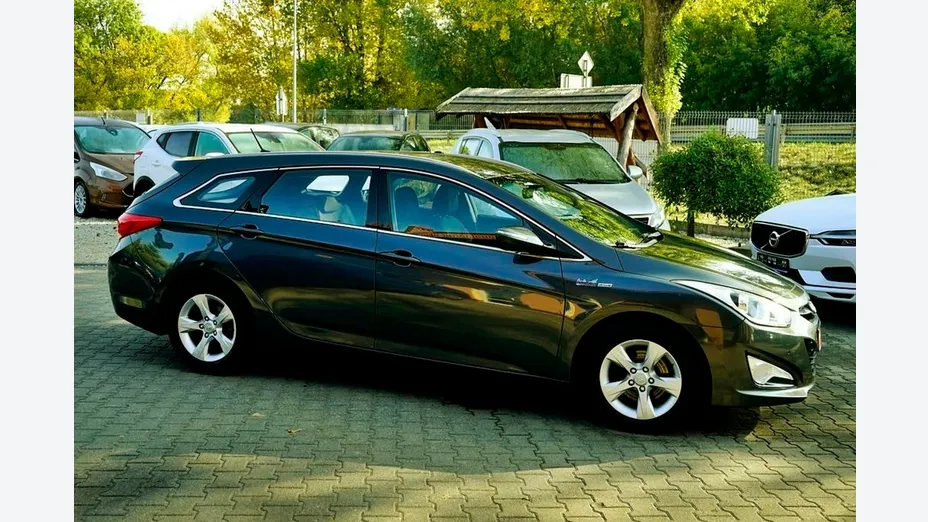 HYUNDAI i40 -