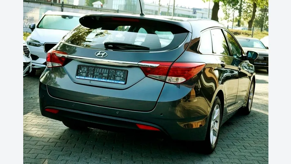 HYUNDAI i40 -