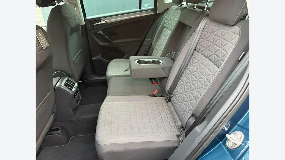 VOLKSWAGEN Tiguan -