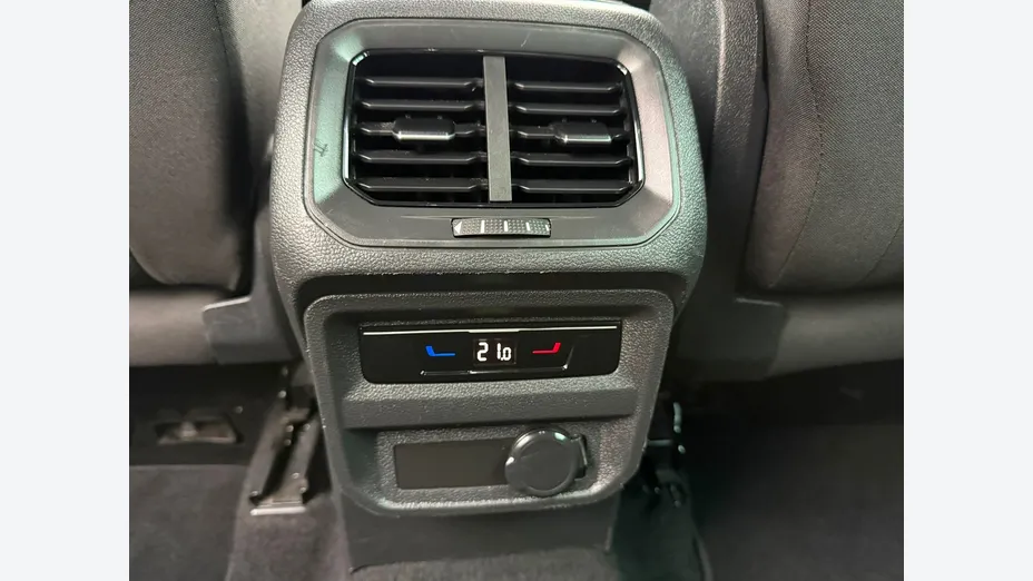 VOLKSWAGEN Tiguan -