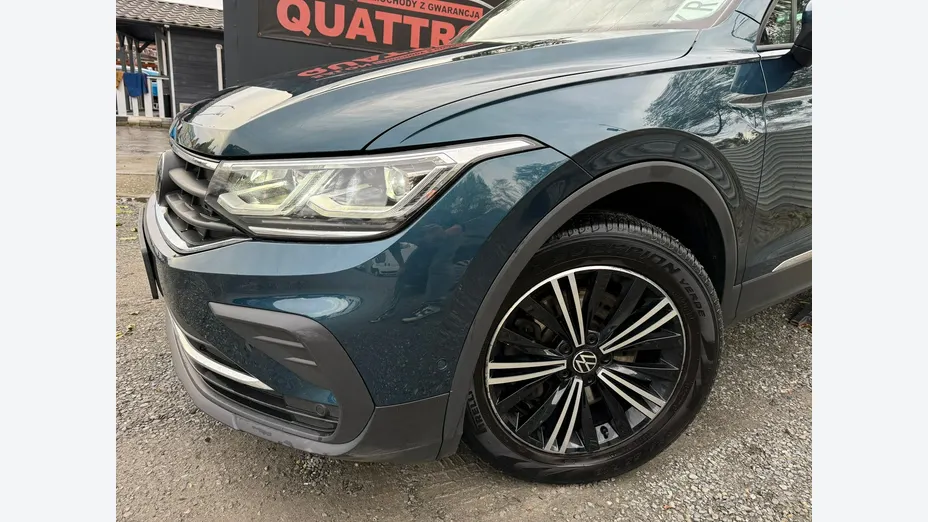 VOLKSWAGEN Tiguan -