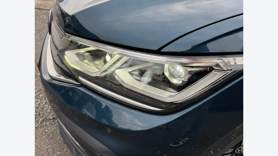 VOLKSWAGEN Tiguan -