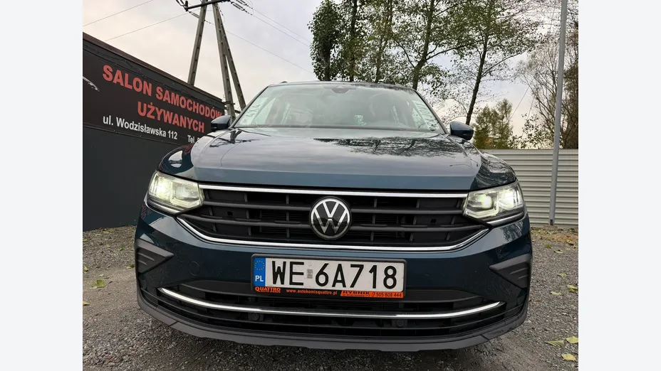 VOLKSWAGEN Tiguan -