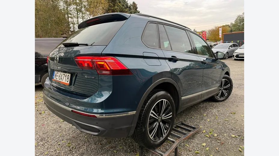 VOLKSWAGEN Tiguan -