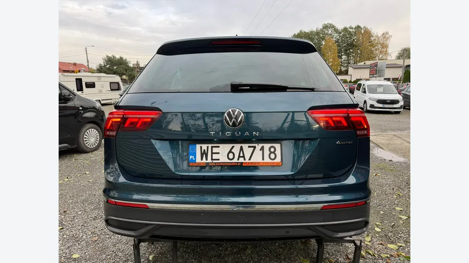 VOLKSWAGEN Tiguan -