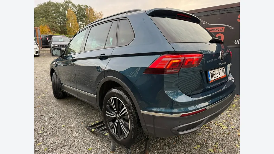 VOLKSWAGEN Tiguan -