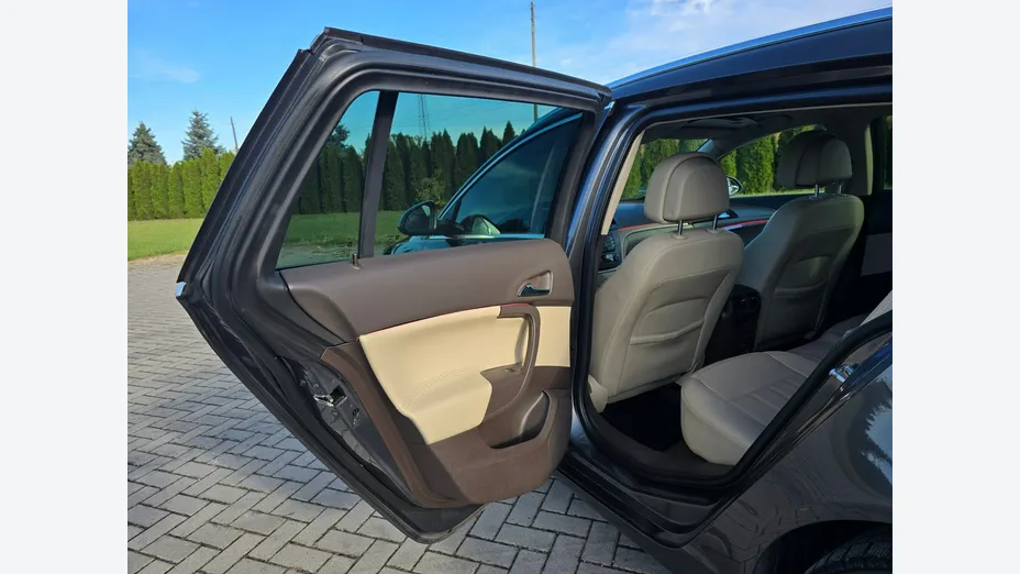 OPEL Insignia -