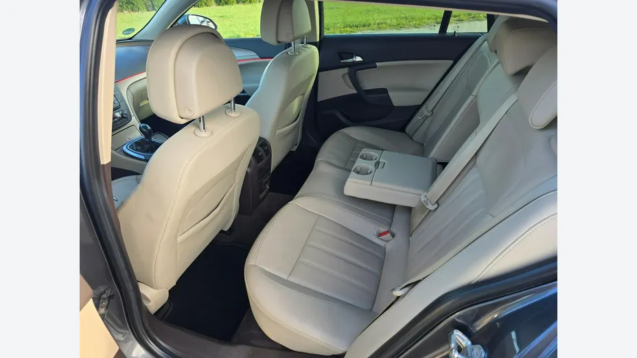 OPEL Insignia -