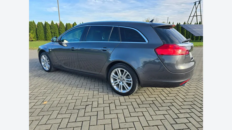 OPEL Insignia -