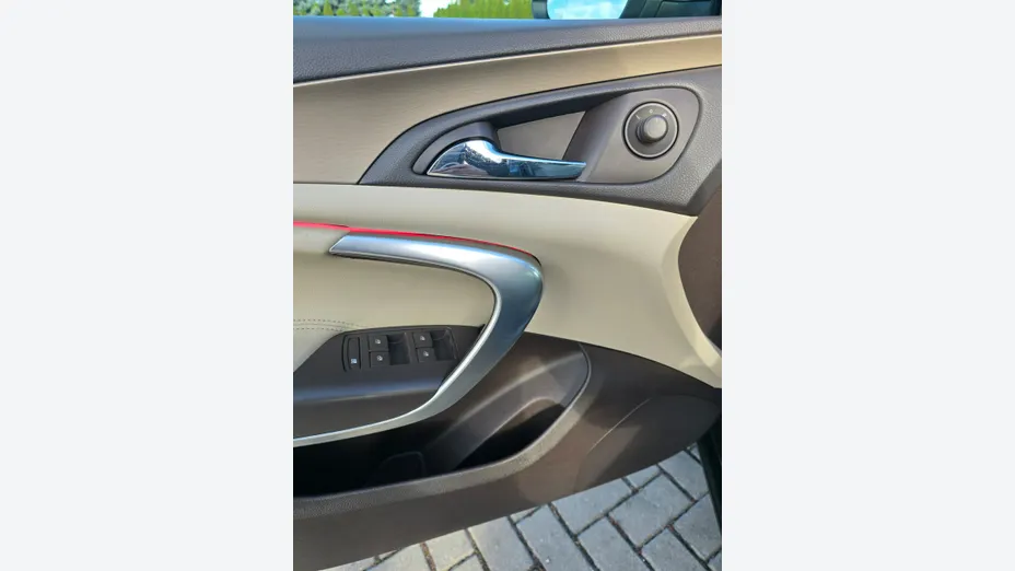 OPEL Insignia -