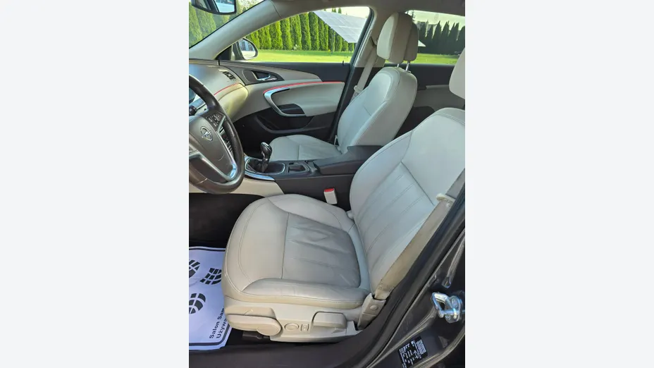 OPEL Insignia -