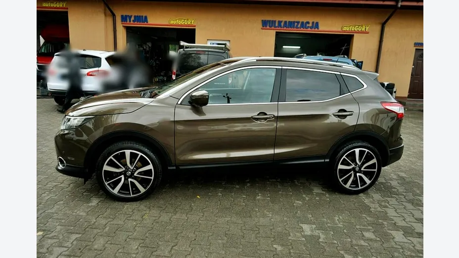 NISSAN Qashqai -
