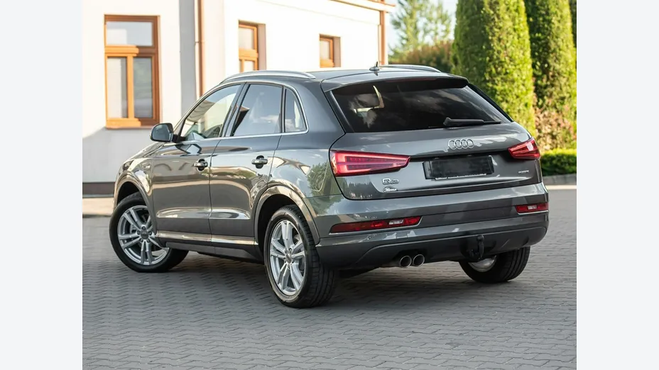 AUDI Q3 -
