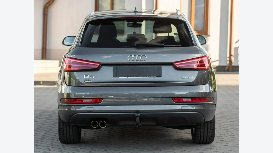 AUDI Q3 -