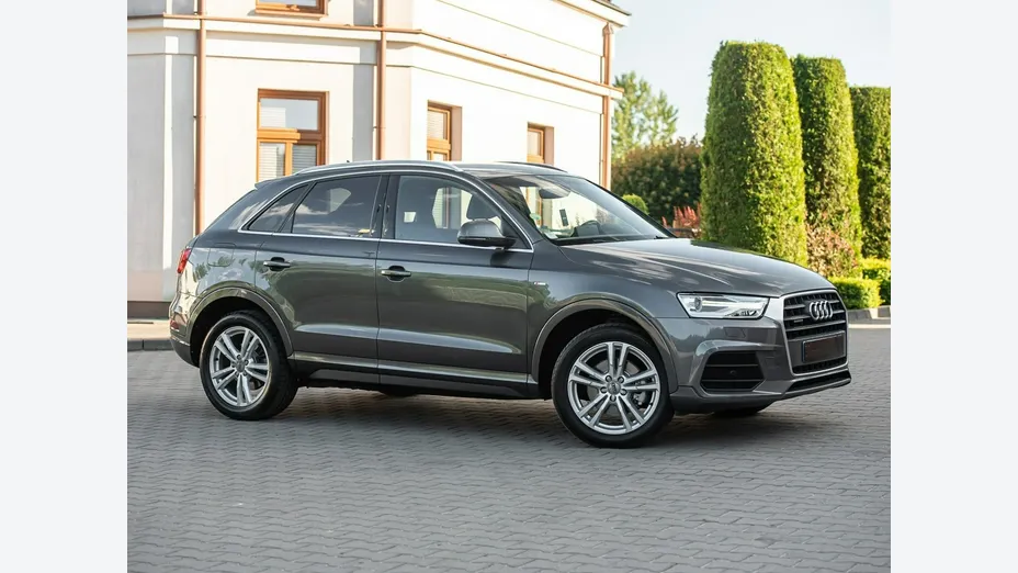 AUDI Q3 -