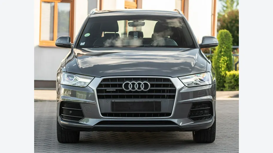 AUDI Q3 -