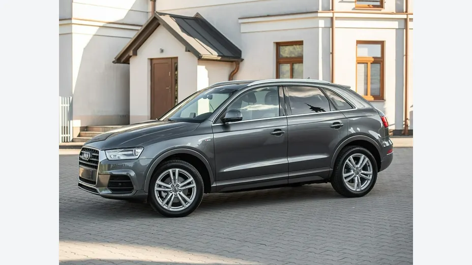 AUDI Q3 -