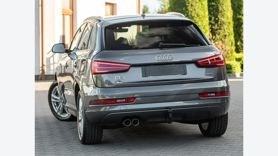 AUDI Q3 -