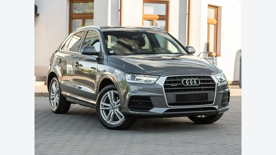 AUDI Q3 -