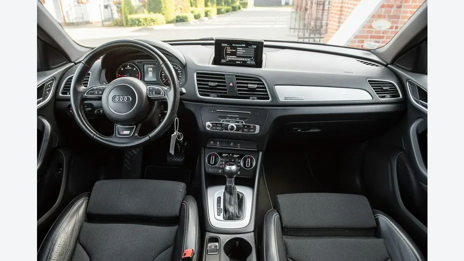 AUDI Q3 -
