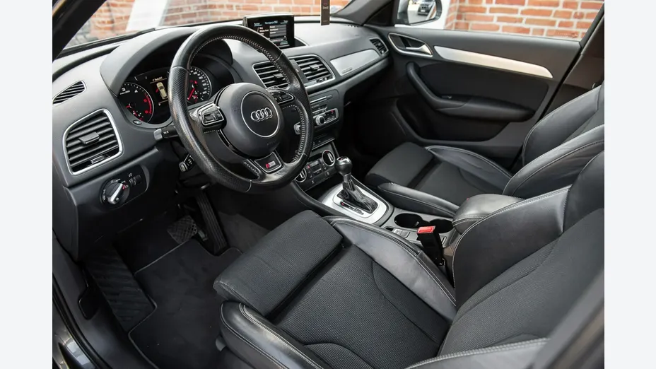 AUDI Q3 -