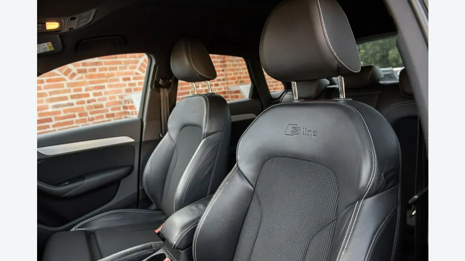AUDI Q3 -