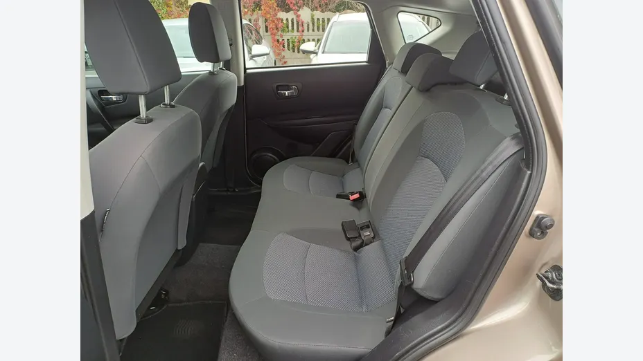 NISSAN Qashqai -