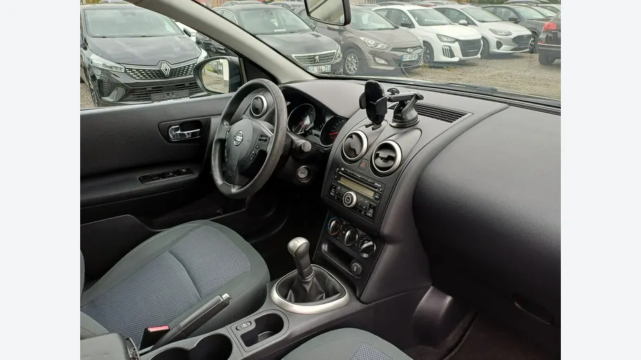 NISSAN Qashqai -