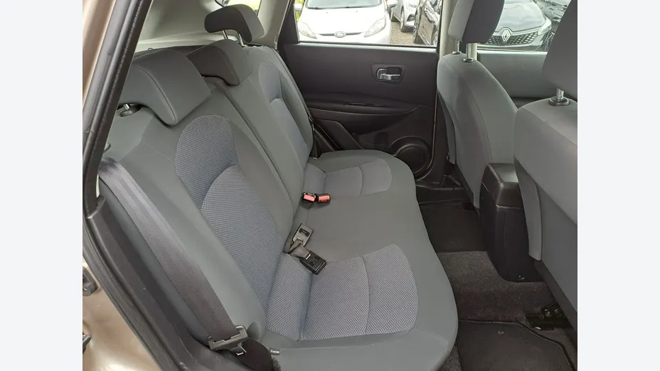 NISSAN Qashqai -