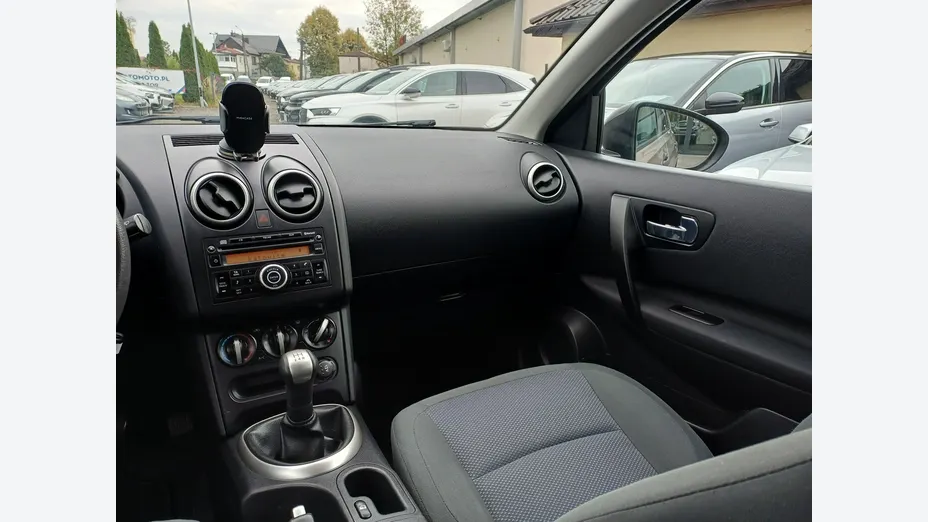 NISSAN Qashqai -