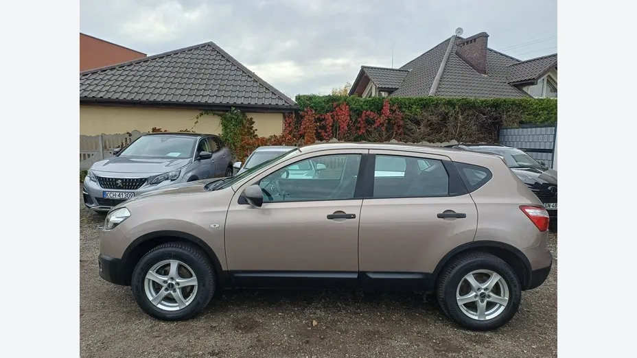 NISSAN Qashqai -