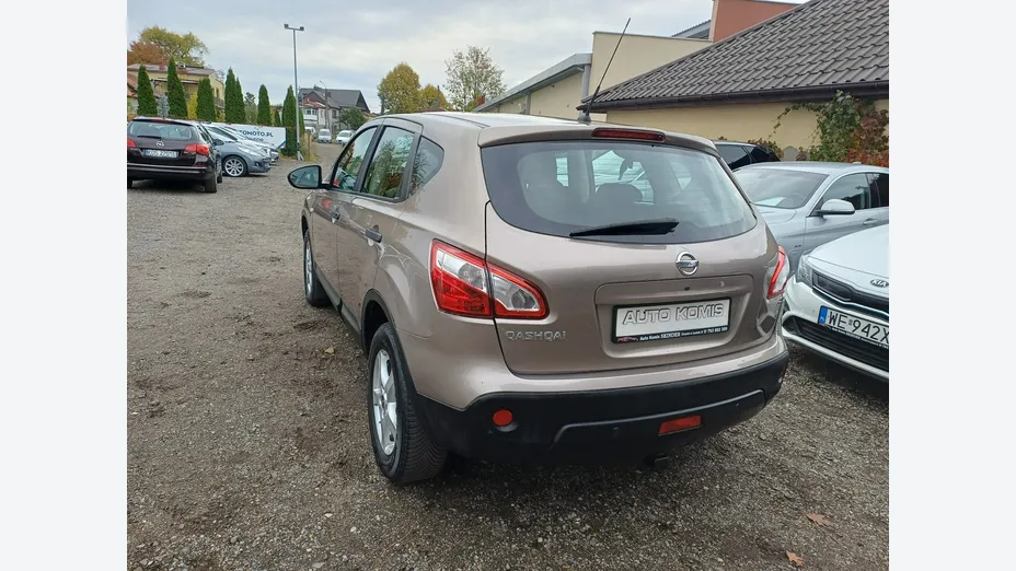 NISSAN Qashqai -