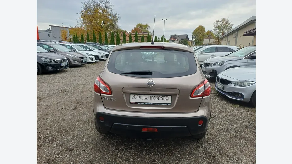 NISSAN Qashqai -
