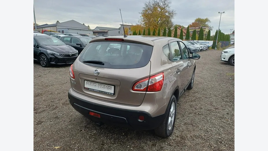 NISSAN Qashqai -