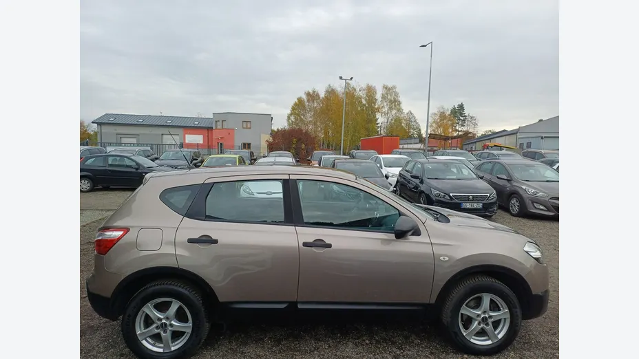 NISSAN Qashqai -