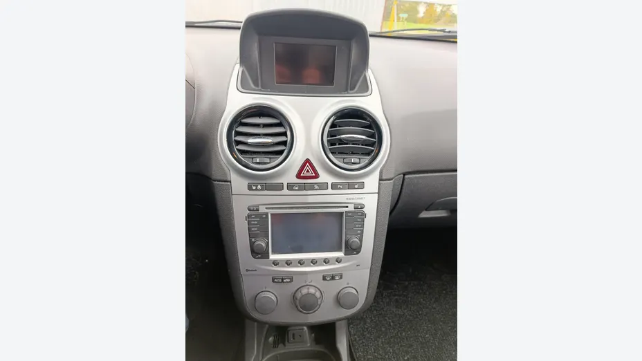 OPEL Corsa -