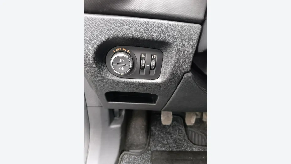 OPEL Corsa -