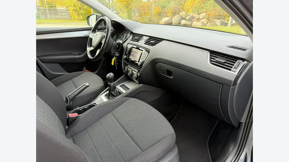 SKODA Octavia -