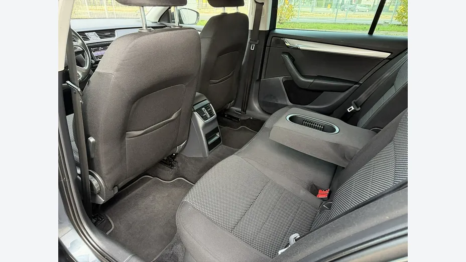SKODA Octavia -