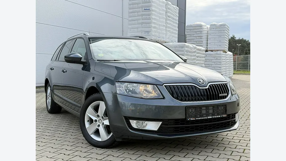 SKODA Octavia -